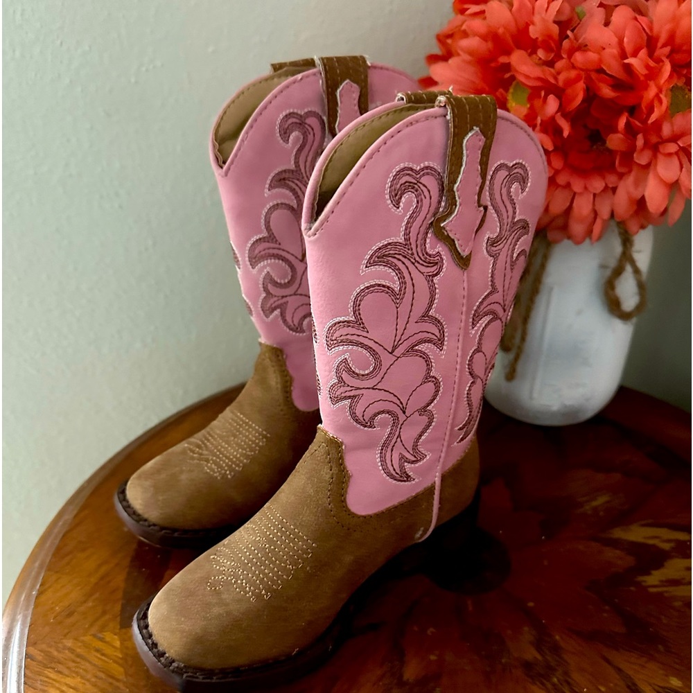 Size 9 , pink and brown cow girl boots